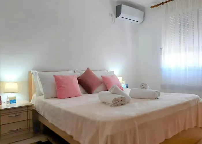 Sazani\'S Place