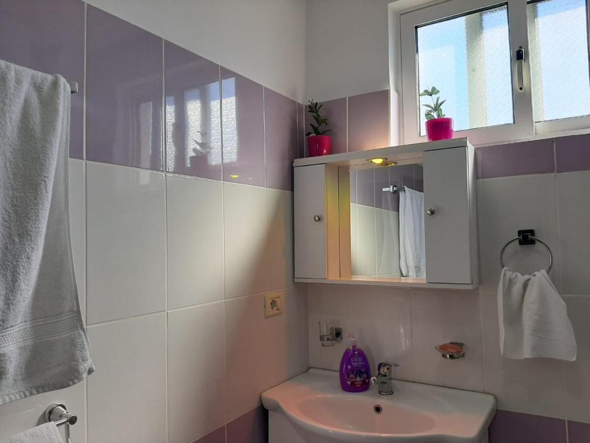 Sazani's Place Проживание в семье *