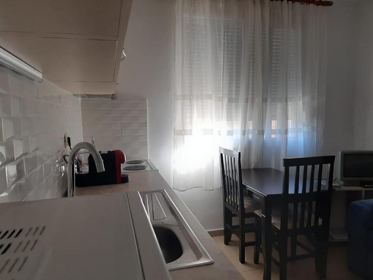 Sazani's Place Проживание в семье